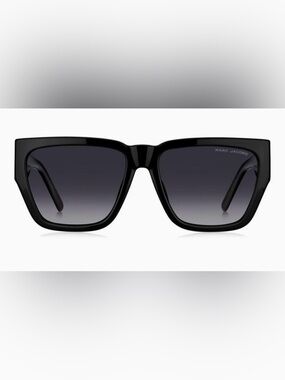 Marc Jacobs MARC 646/S
Black Geometric Sunglasses -Preowned